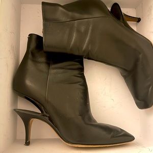 Beautiful black detach heel booties by Mason Margiela…unique and extremely cute!